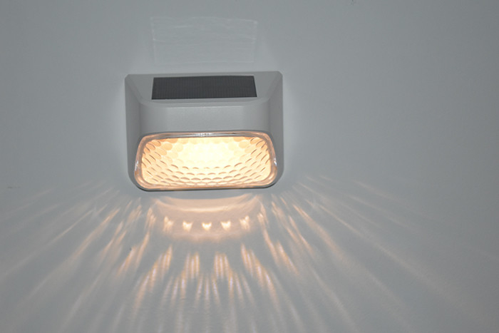 100g Ηλιακό φράχτη Φως Μαύρο ABS PMMA Ζεστό Λευκό RGB 20Lumens Αδιάβροχο IP65 4,5 ώρες φόρτιση