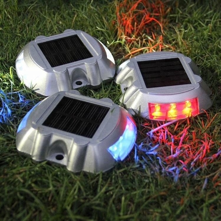 107*95*23mm Ηλιακή ενέργεια Οδική Φώτιση LED Αντανακλαστικό Φως εδάφους Δρόμος Οροφή Οροφή Προειδοποιητικό Φως