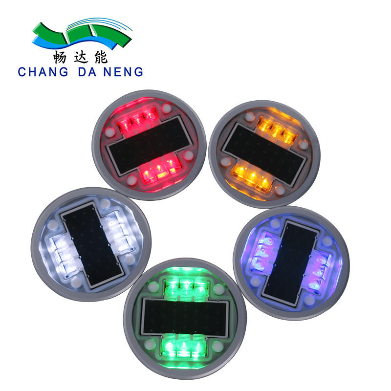 136*52mm Μέγεθος Υπερ φωτεινές Ηλιακές LED θαμμένες οδικές σηματοδοτήσεις με IP68 Αδιάβροχη βαθμολογία