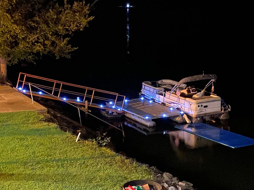 IP68 Πυρόστερο Αλουμίνιο Ηλιακό Δόκιο Δόκιο Φώτισμα για Δρόμο Κήπου 114*22MM
