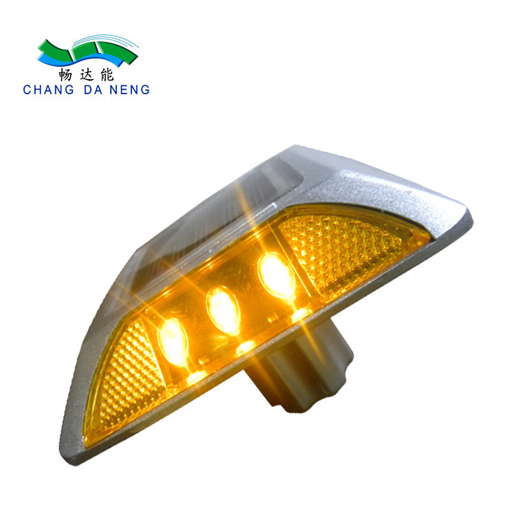 IP68 Αδιάβροχο Ηλιακό Πύργο LED Χαλυβουργία Αλουμινίου Αντανάκλασης Οδικά Φώτα Οδήγησης Οδικής Κυκλοφορίας με πόδια