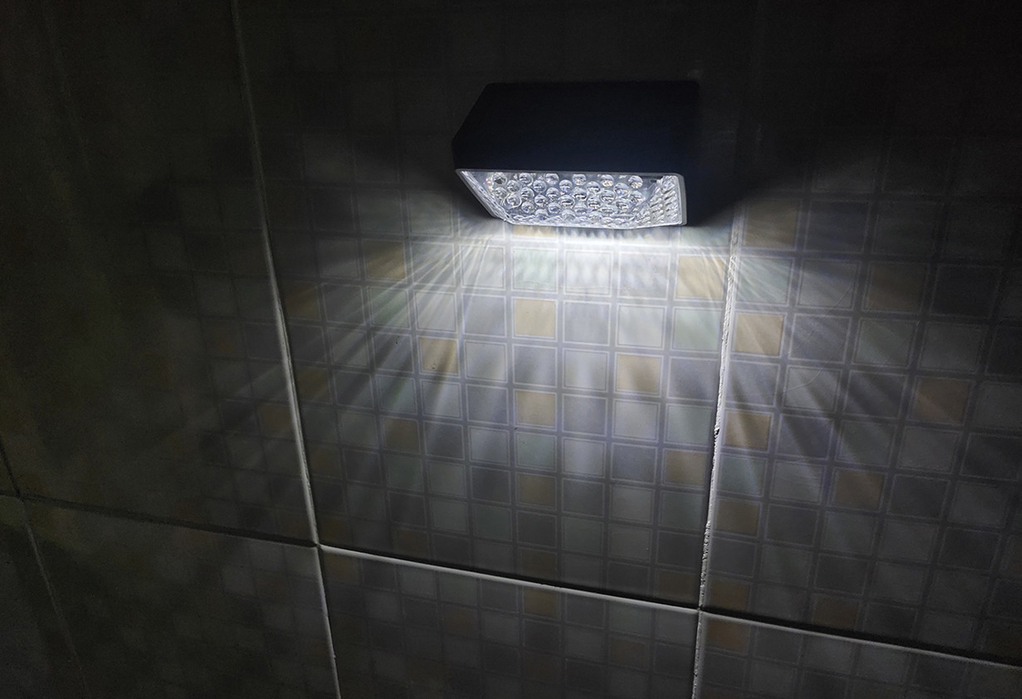 IP67 αδιάβροχη ηλιακή ελαφριά RGB τροφοδοτημένη διακόσμηση φρακτών για υπαίθριο