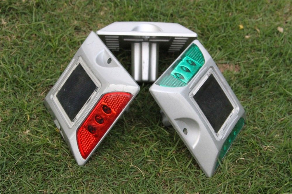 Λευκοί/ Κίτρινοι/ Κόκκινοι/ Βουλέ/ Πράσινοι οδικοί δείκτες με ηλιακή ενέργεια για ακραίες θερμοκρασίες