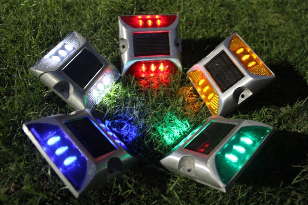 Λευκοί/ Κίτρινοι/ Κόκκινοι/ Βουλέ/ Πράσινοι οδικοί δείκτες με ηλιακή ενέργεια για ακραίες θερμοκρασίες