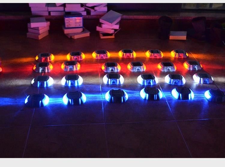 Αλουμίνιο Αδιάβροχο IP68 Ηλιακά οδικά πλάγια ανακλαστικά Φώτα Σημαντικά Φωτάκια Ηλιακών Σκηνοειδών