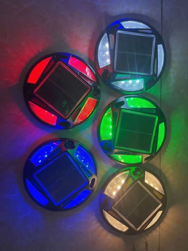 Ζεστά λευκά ηλιακά δρομολόγια με 12 LED για την οδική ασφάλεια της κυκλοφορίας και το φωτισμό δρόμου