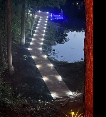 Ο υπαίθριος ηλιακός δρόμος αλουμινίου στερεώνει τα φω'τα 110 * 22.5mm 140MAH γεφυρών για τη διάβαση κήπων